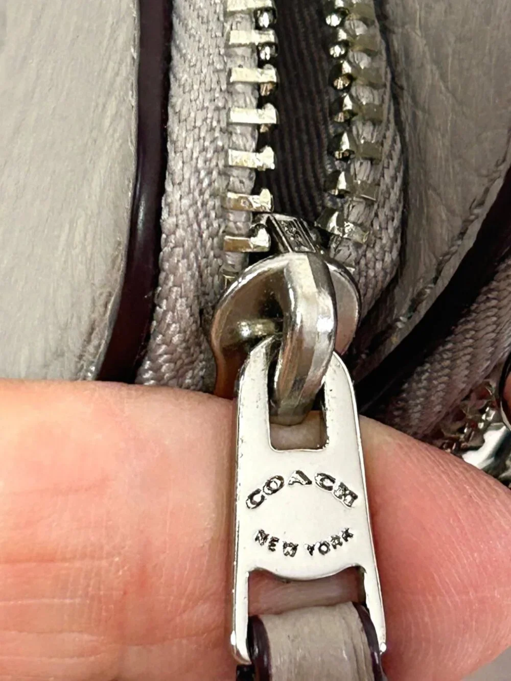 Coach New York Wristlet Clutch Purse Taupe Pebbled Leather Corner Zip Logo Charm